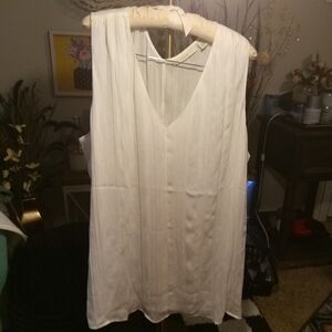 Sejour Elegant White Sleeveless Top